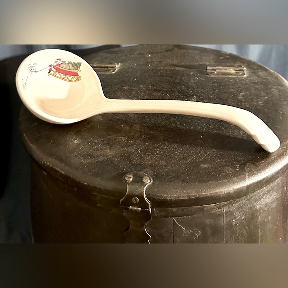 *Rare Find* Mason’s “Christmas Village” Ironware Soup Tureen & Ladle 1983-2013 - Picture 11 of 14